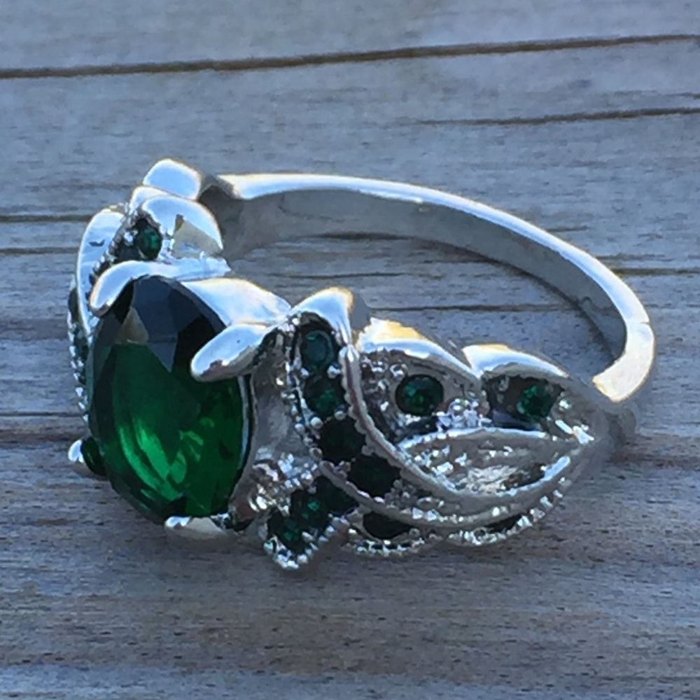 Emerald Green CZ multi green cz fashion ring - Picture 5 of 8